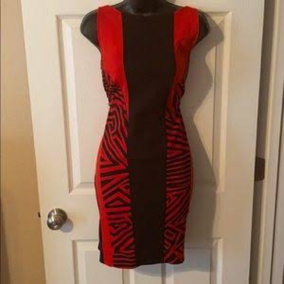 Kardashian Kollection Red Geometric Dress - Picture 3 of 3